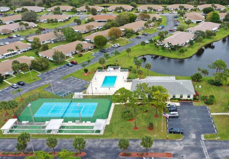 1212 Lakes End Drive, Unit D, Fort Pierce, FL 34982 Photo