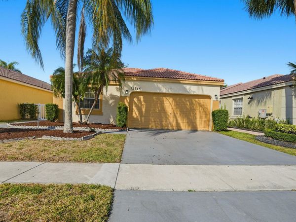 15745 NW 16th Ct, Pembroke Pines, FL 33028