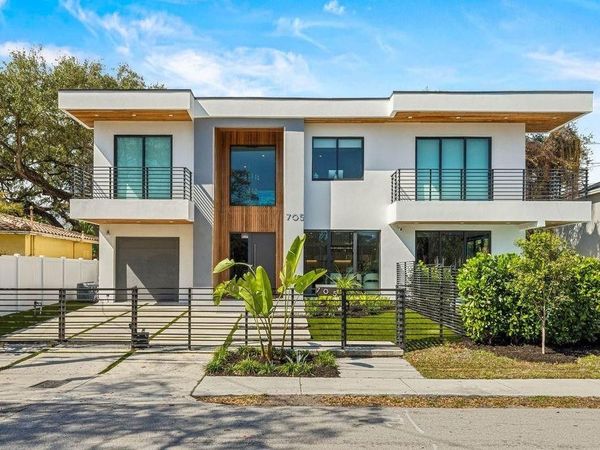 705 SW 8th Terr, Fort Lauderdale, FL 33315