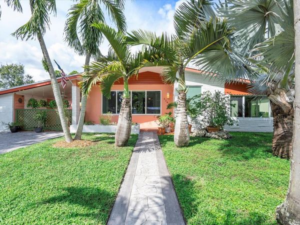3241 SW 23rd Ct, Fort Lauderdale, FL 33312