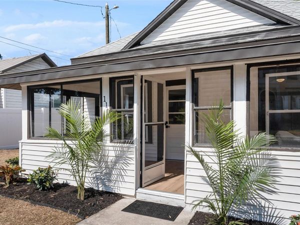 110 W 1ST STREET, FROSTPROOF, FL 33843