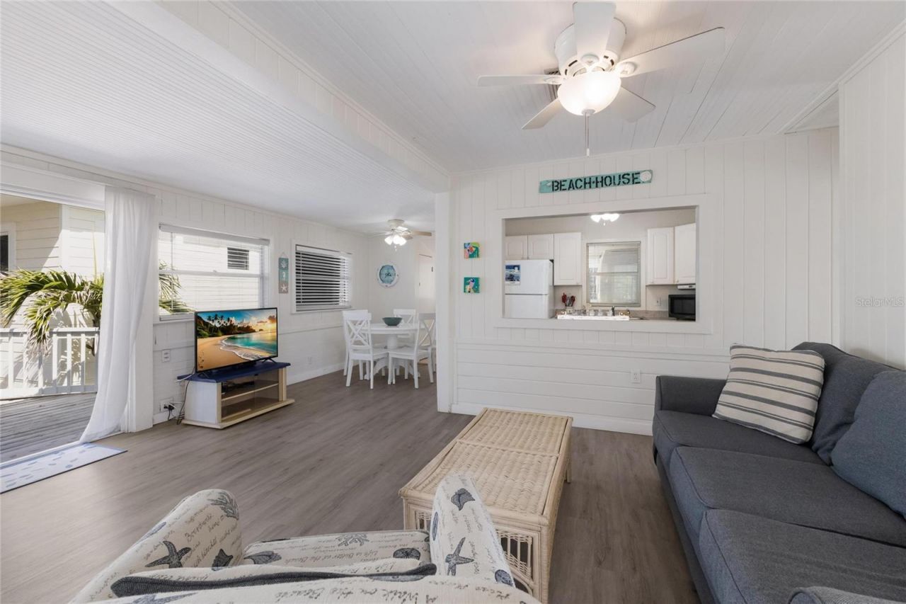 3007 Avenue F, Unit 4, 3, 2, 1, Holmes Beach, FL 34217 Photo