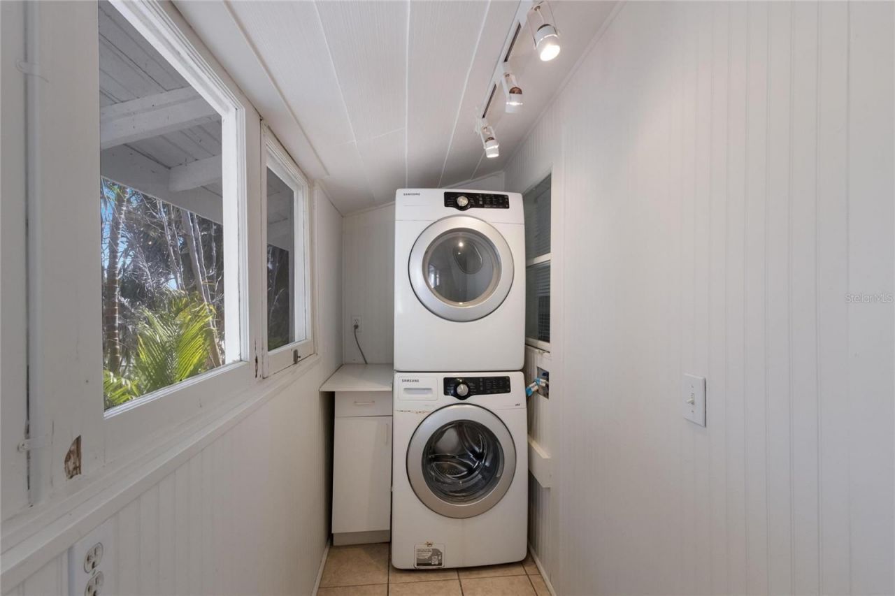 3007 Avenue F, Unit 4, 3, 2, 1, Holmes Beach, FL 34217 Photo