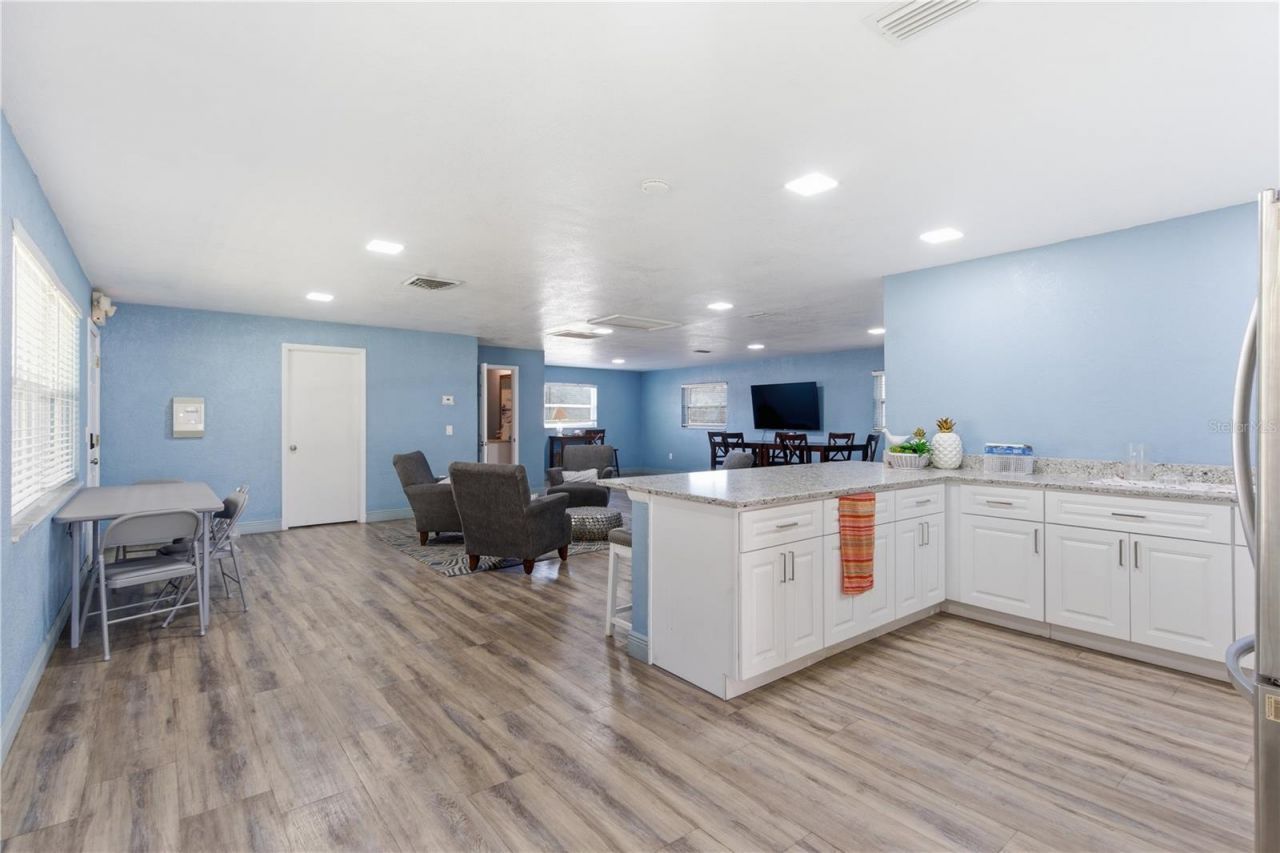 4050 4th Street N, Unit 317, Saint Petersburg, FL 33703 Photo