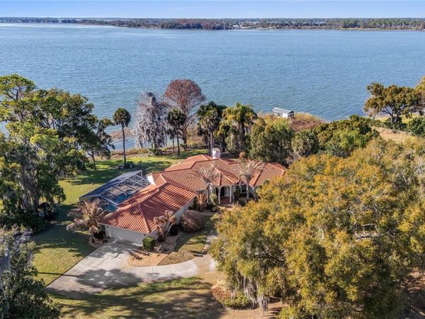 6136 DORA DRIVE, MOUNT DORA, FL 32757