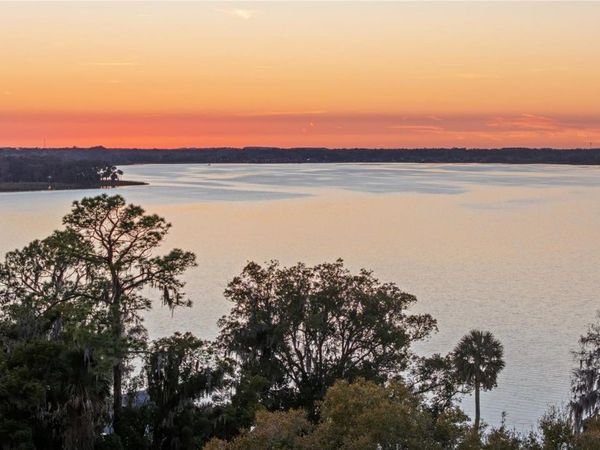 6136 DORA DRIVE, MOUNT DORA, FL 32757