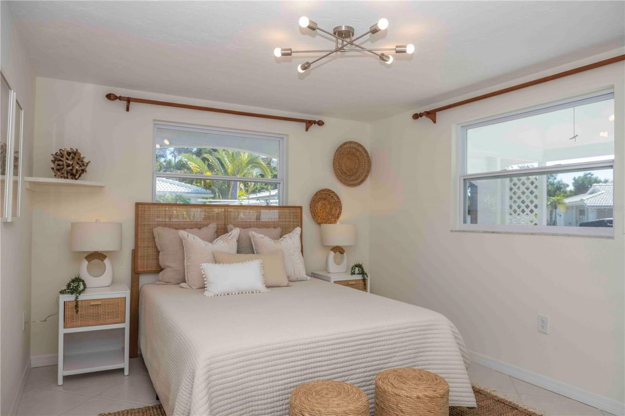 563 Spanish Drive S, Longboat Key, FL 34228 Photo