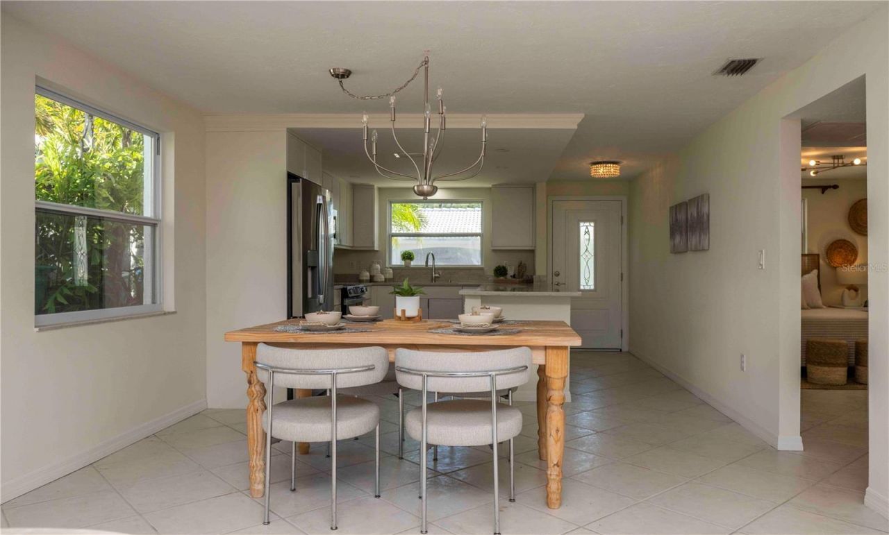 563 Spanish Drive S, Longboat Key, FL 34228 Photo