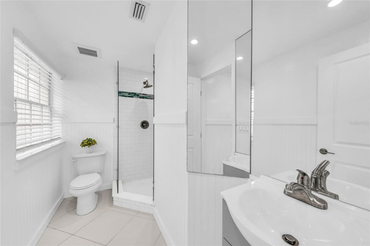 3007 Avenue F, Unit 3, 4, 1, 2, Holmes Beach, FL 34217 Photo