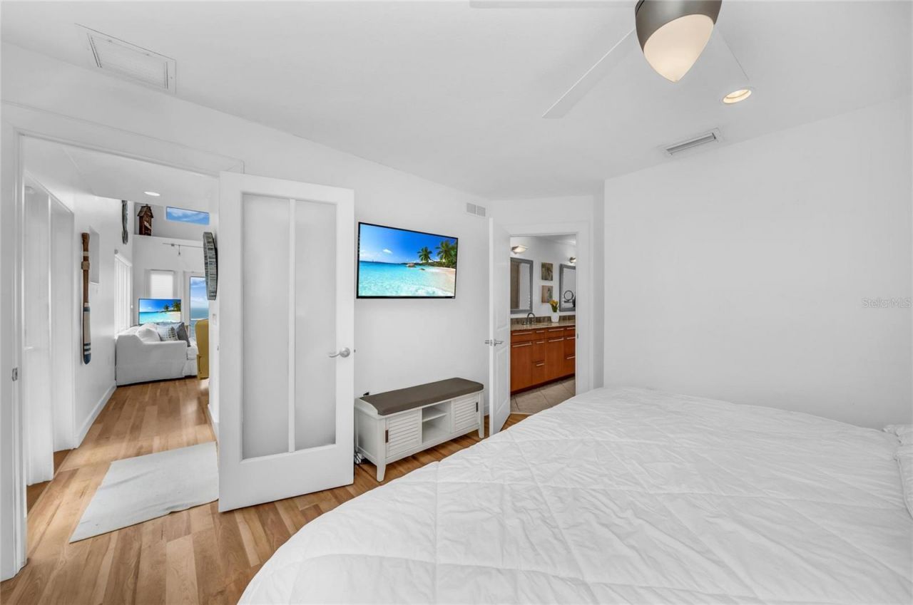 3007 Avenue F, Unit 3, 4, 1, 2, Holmes Beach, FL 34217 Photo