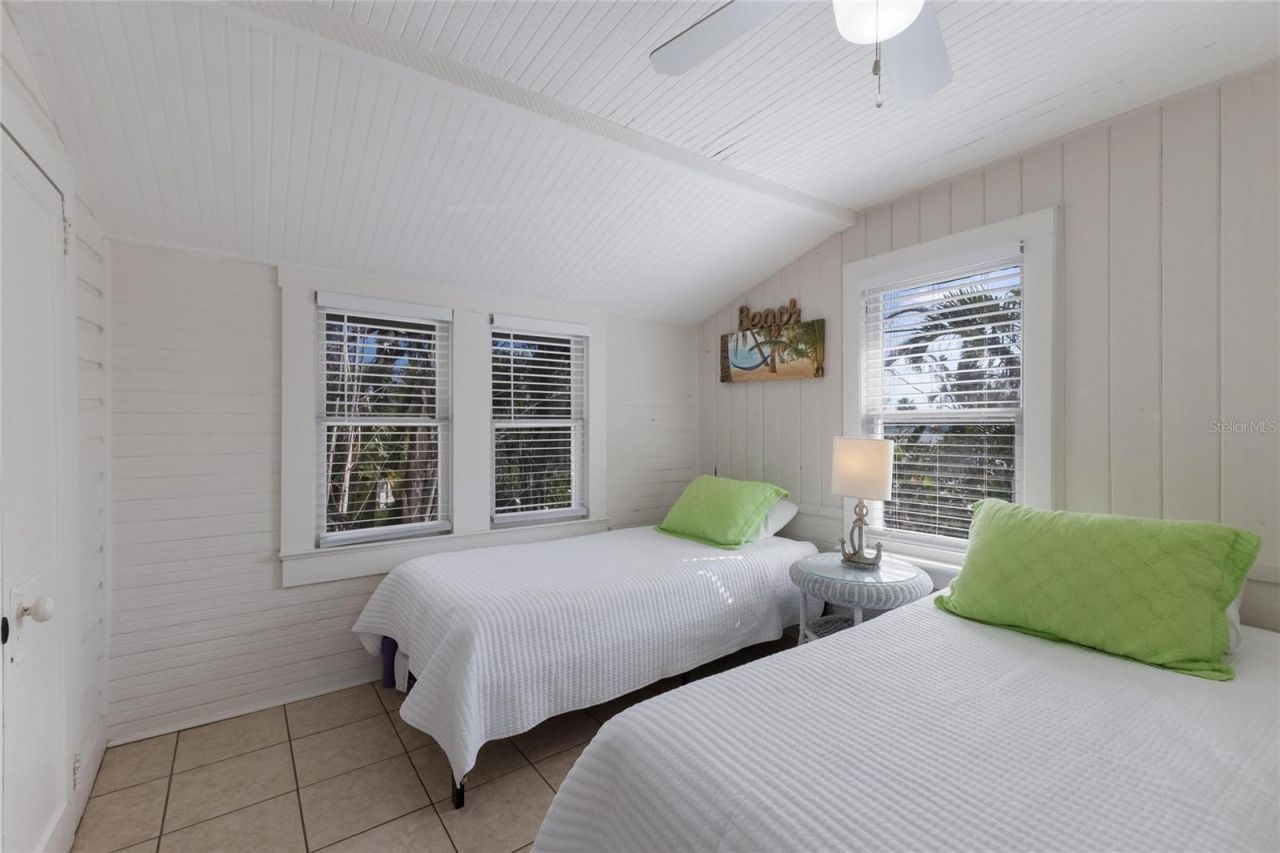 3007 Avenue F, Unit 3, 4, 1, 2, Holmes Beach, FL 34217 Photo