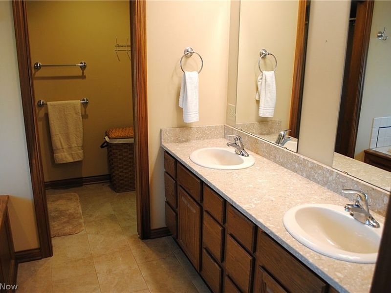 705 Willow Creek Drive, Amherst, OH 44001 Photo 22