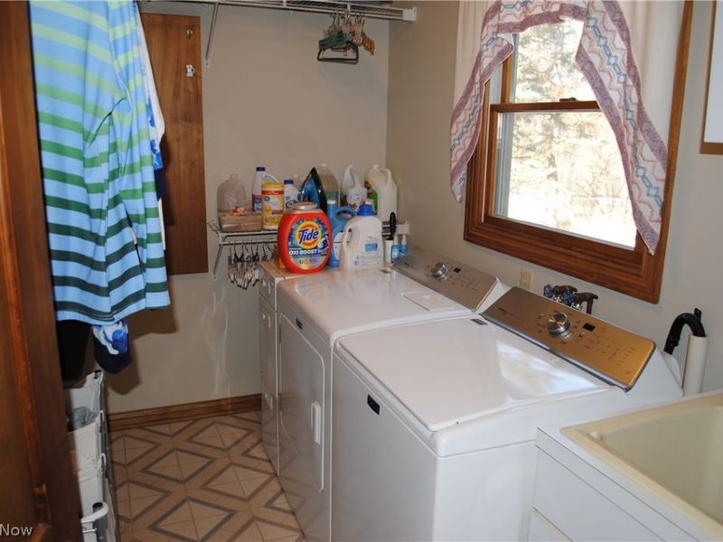 705 Willow Creek Drive, Amherst, OH 44001 Photo 27