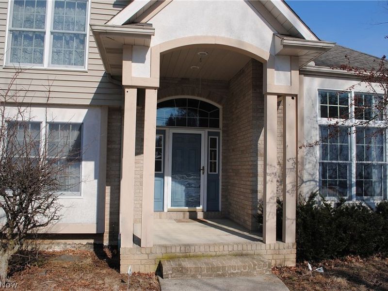 705 Willow Creek Drive, Amherst, OH 44001 Photo 3