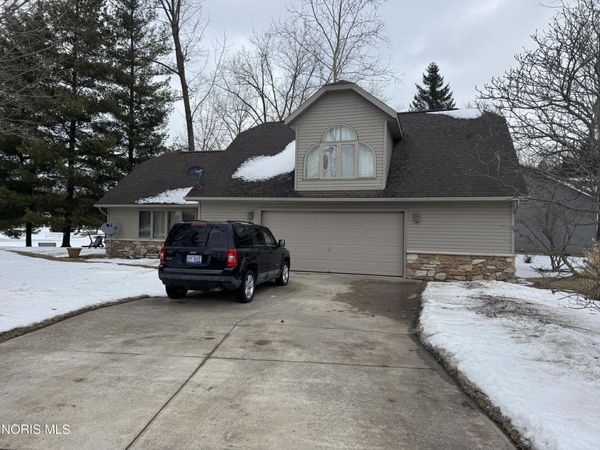 909 High Point Drive, Pioneer, OH 43554