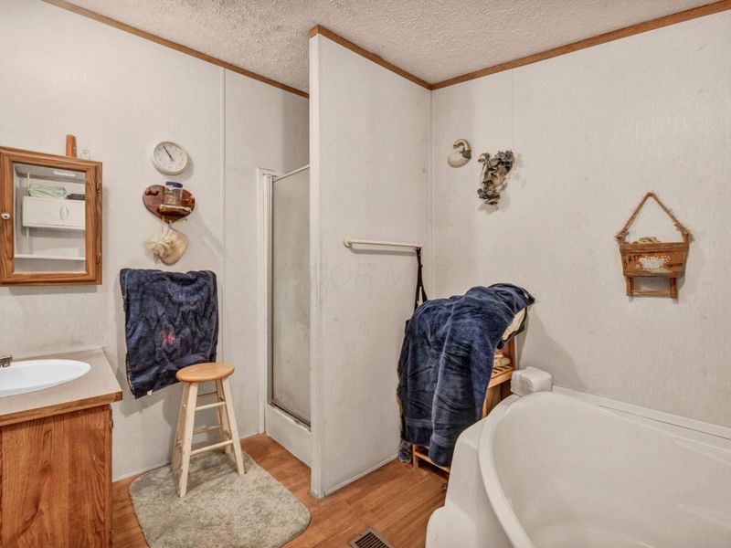 110 Inah Avenue, Columbus, OH 43228 Photo 16