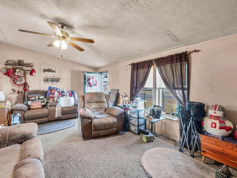 110 Inah Avenue, Columbus, OH 43228 Photo 2