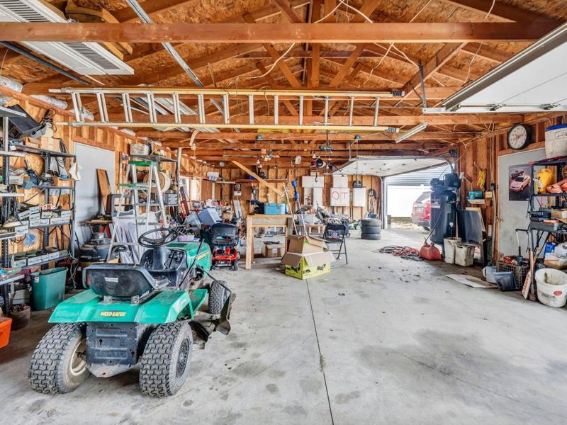 110 Inah Avenue, Columbus, OH 43228 Photo 24