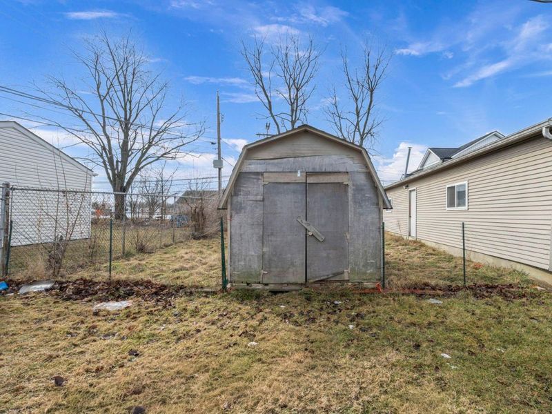 110 Inah Avenue, Columbus, OH 43228 Photo 30