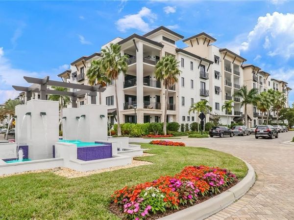 1135 3rd AVE S, Unit 403, NAPLES, FL 34102