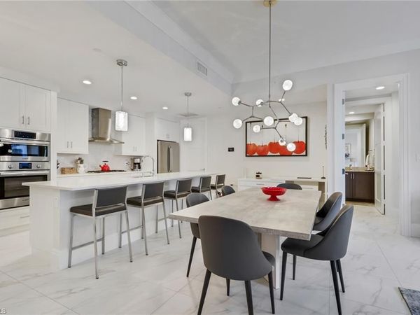 1135 3rd AVE S, Unit 403, NAPLES, FL 34102