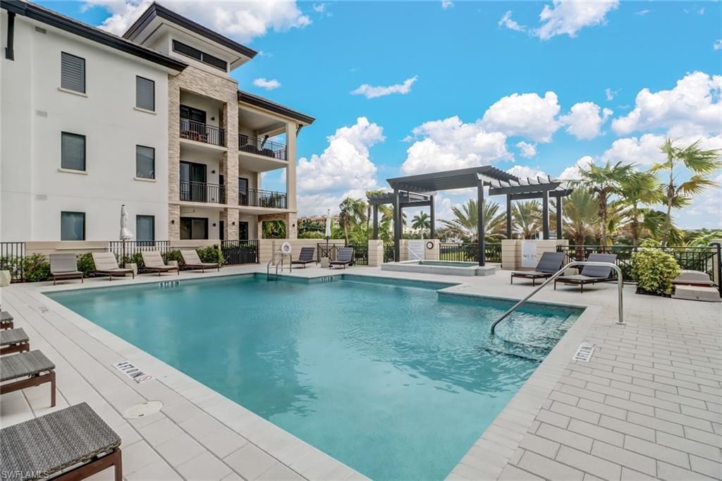 1135 3rd Ave S, Unit 403, Naples, FL 34102 Photo