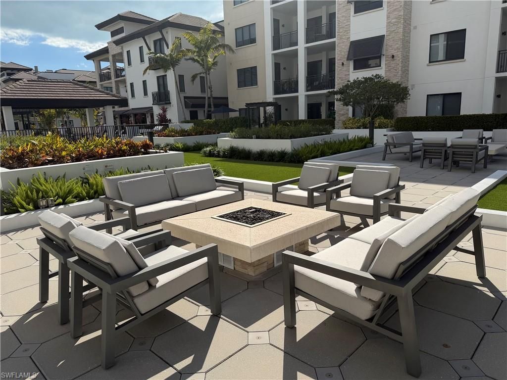 1135 3rd Ave S, Unit 403, Naples, FL 34102 Photo