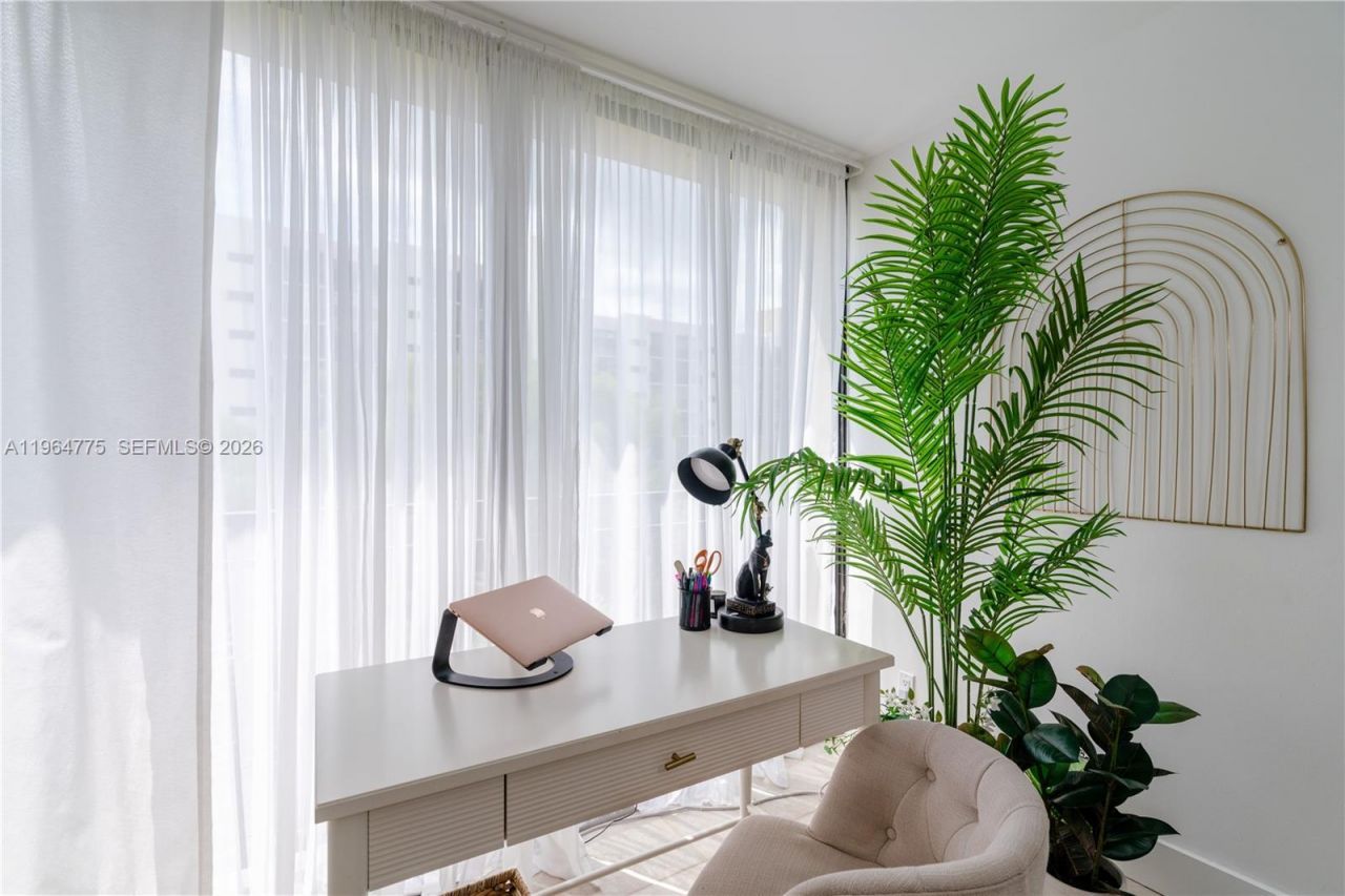 17021 N Bay Rd , Unit 526, Sunny Isles Beach, FL 33160 Photo