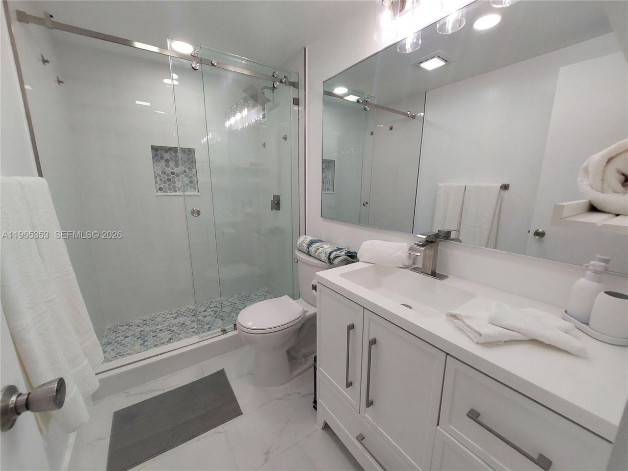 400 Golden Isles Dr, Unit 47, Hallandale Beach, FL 33009 Photo