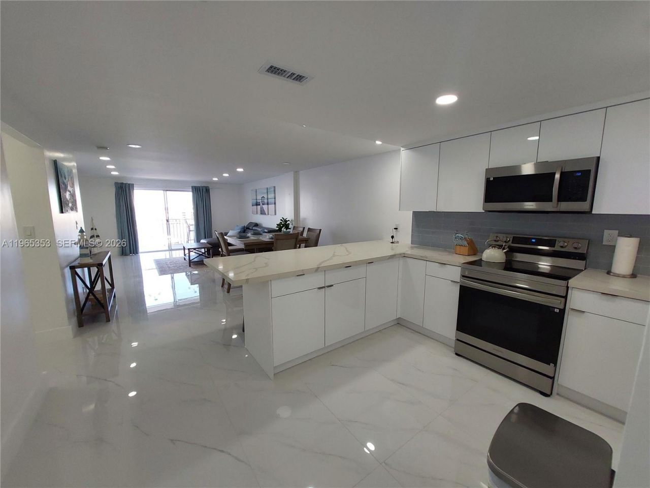 400 Golden Isles Dr, Unit 47, Hallandale Beach, FL 33009 Photo
