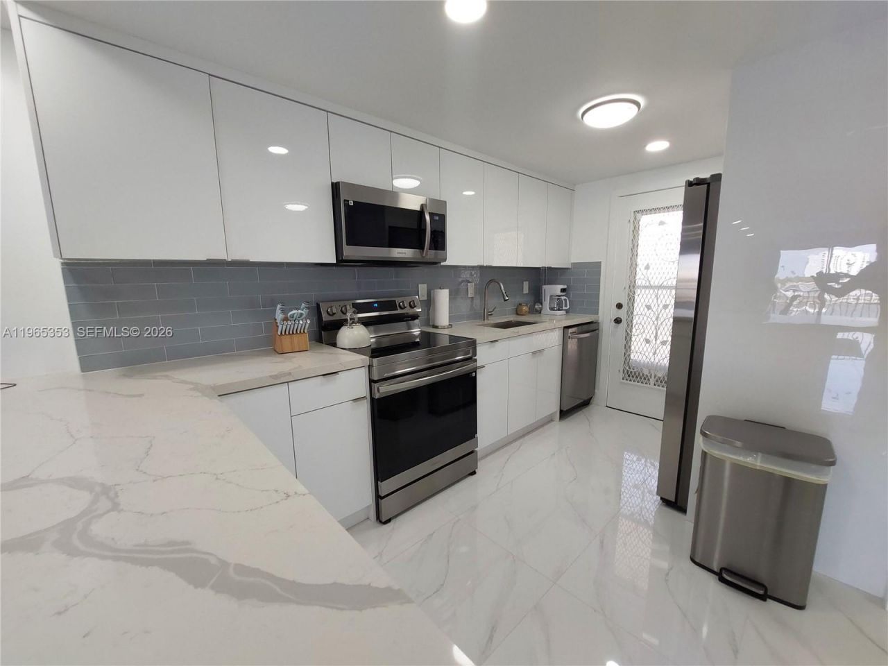 400 Golden Isles Dr, Unit 47, Hallandale Beach, FL 33009 Photo