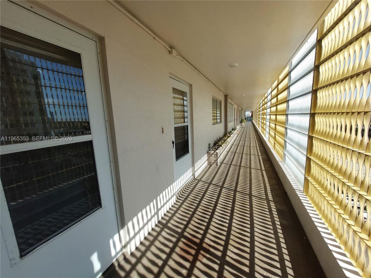 400 Golden Isles Dr, Unit 47, Hallandale Beach, FL 33009 Photo