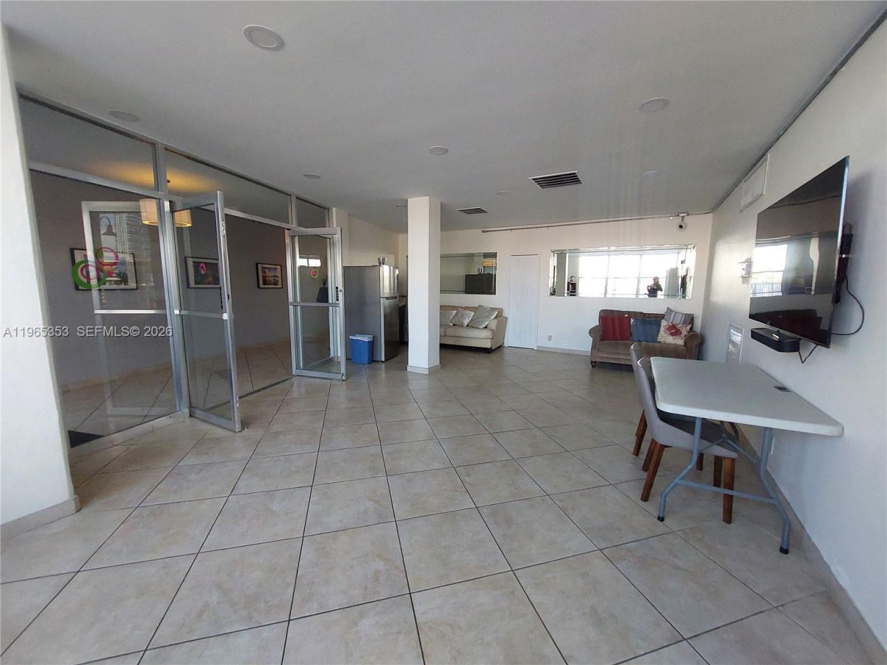 400 Golden Isles Dr, Unit 47, Hallandale Beach, FL 33009 Photo