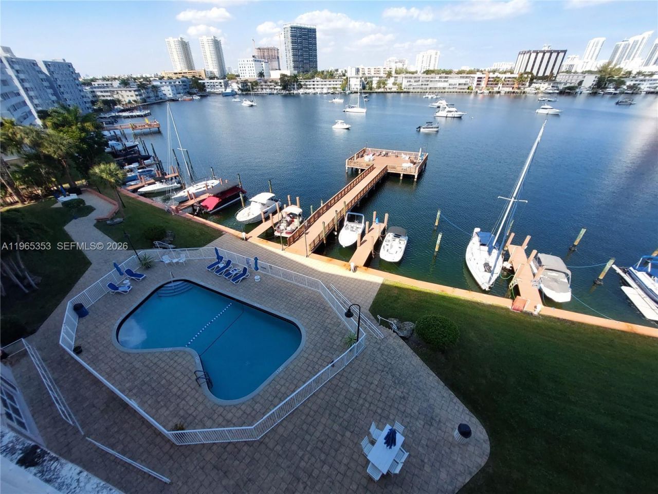 400 Golden Isles Dr, Unit 47, Hallandale Beach, FL 33009 Photo