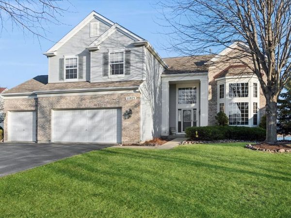11823 Wolf Creek Lane, Plainfield, IL 60585