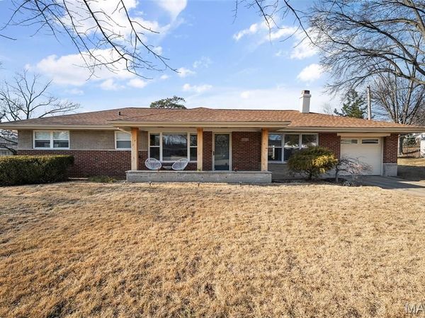 8820 Anaconda Drive, Crestwood, MO 63126