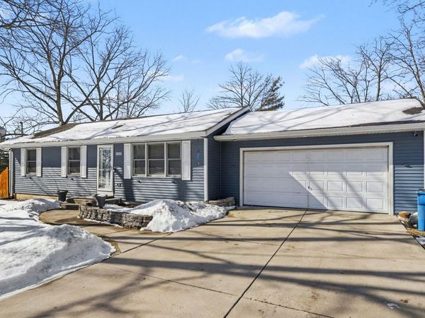 2117 Lakewood Drive, Kalamazoo, MI 49048