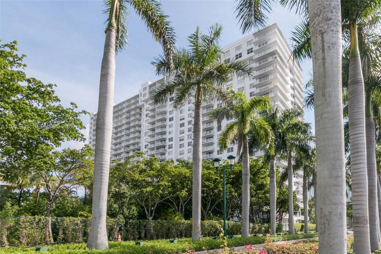 2851 NE 183rd St, Unit 1512E, Aventura, FL 33160 Photo