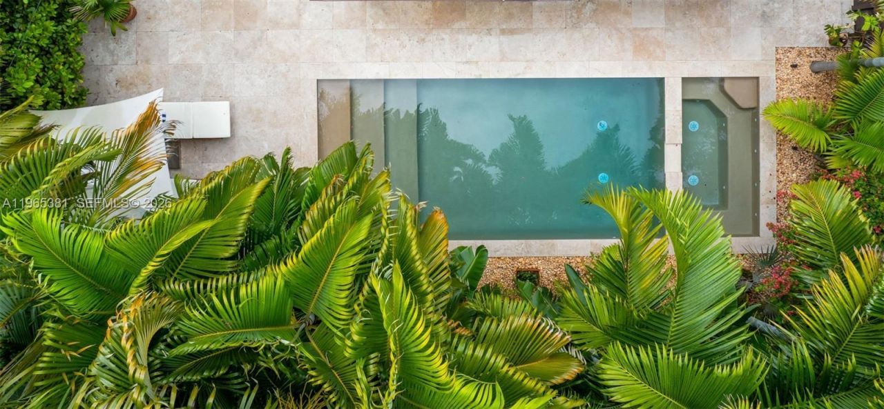 1737 SW 10th St, Miami, FL 33135 Photo