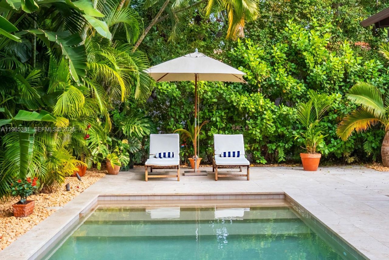 1737 SW 10th St, Miami, FL 33135 Photo