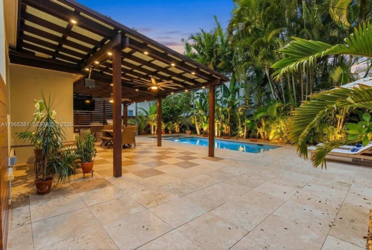 1737 SW 10th St, Miami, FL 33135 Photo