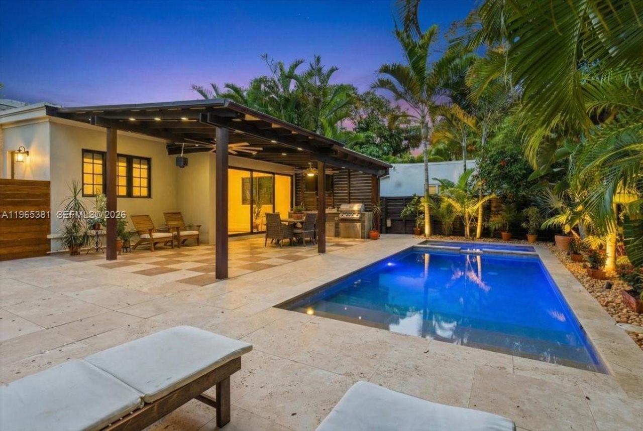 1737 SW 10th St, Miami, FL 33135 Photo