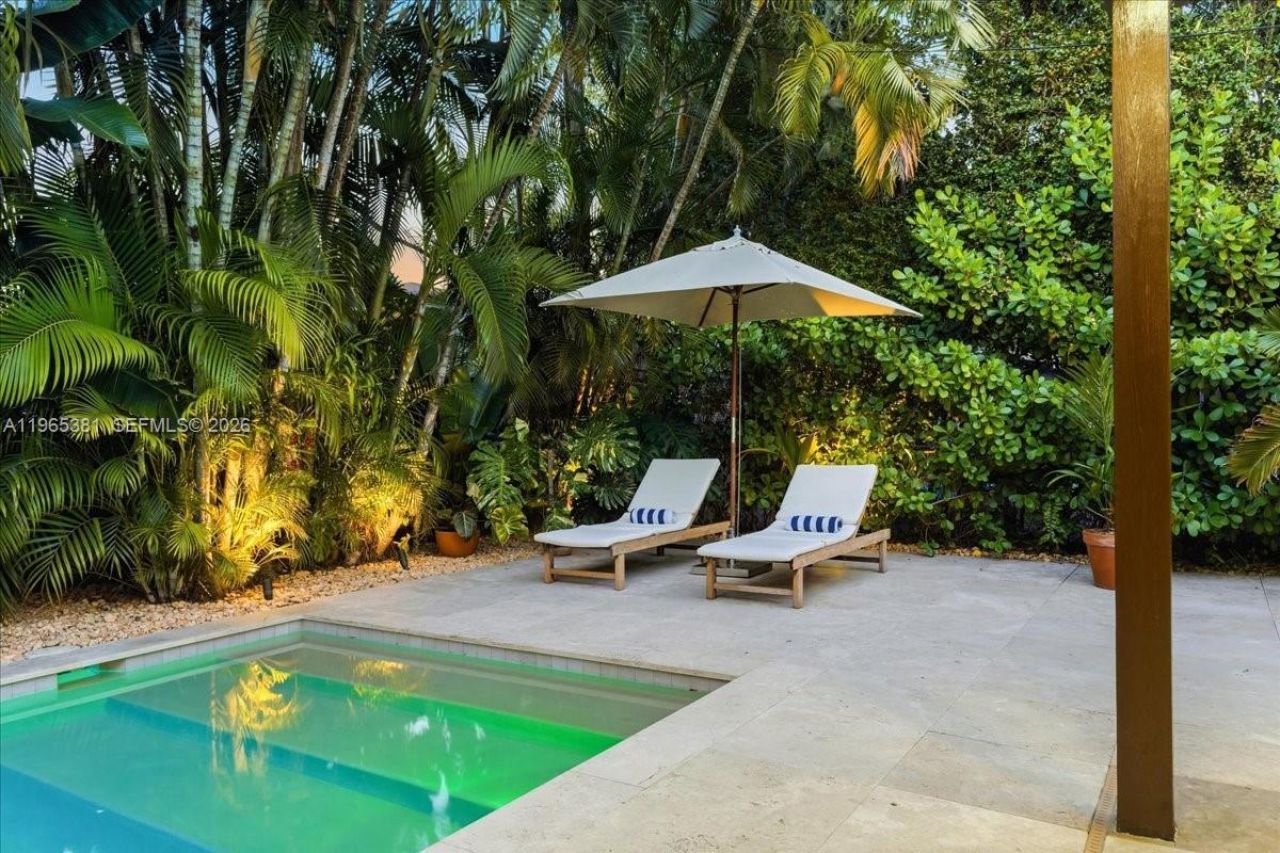 1737 SW 10th St, Miami, FL 33135 Photo