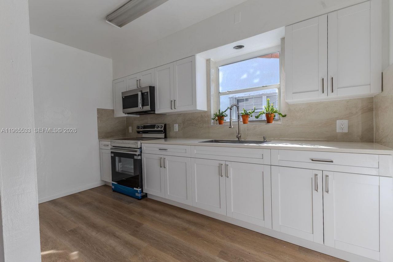 1441 SW 17th St, Miami, FL 33145 Photo