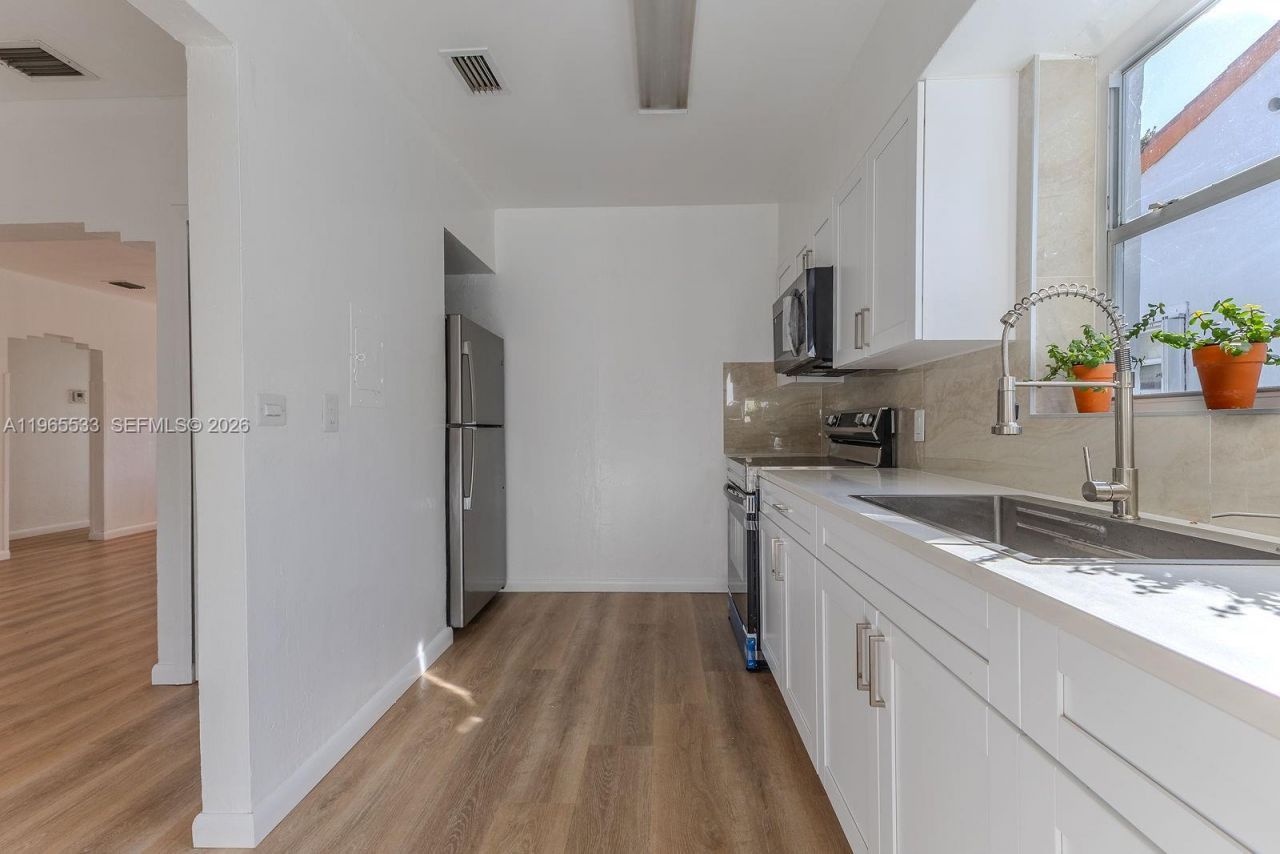 1441 SW 17th St, Miami, FL 33145 Photo