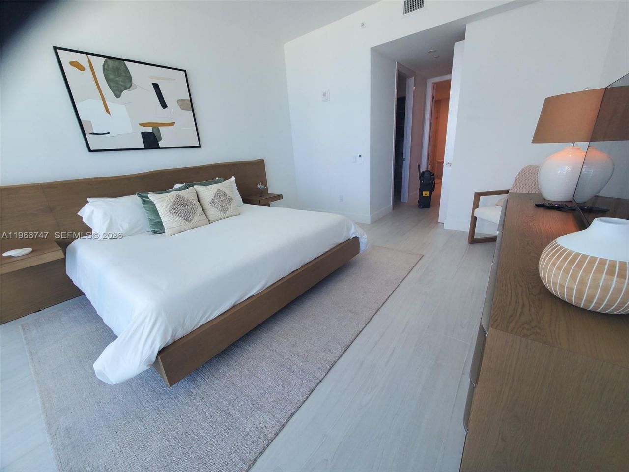 17550 Collins , Unit 1402, Sunny Isles Beach, FL 33160 Photo