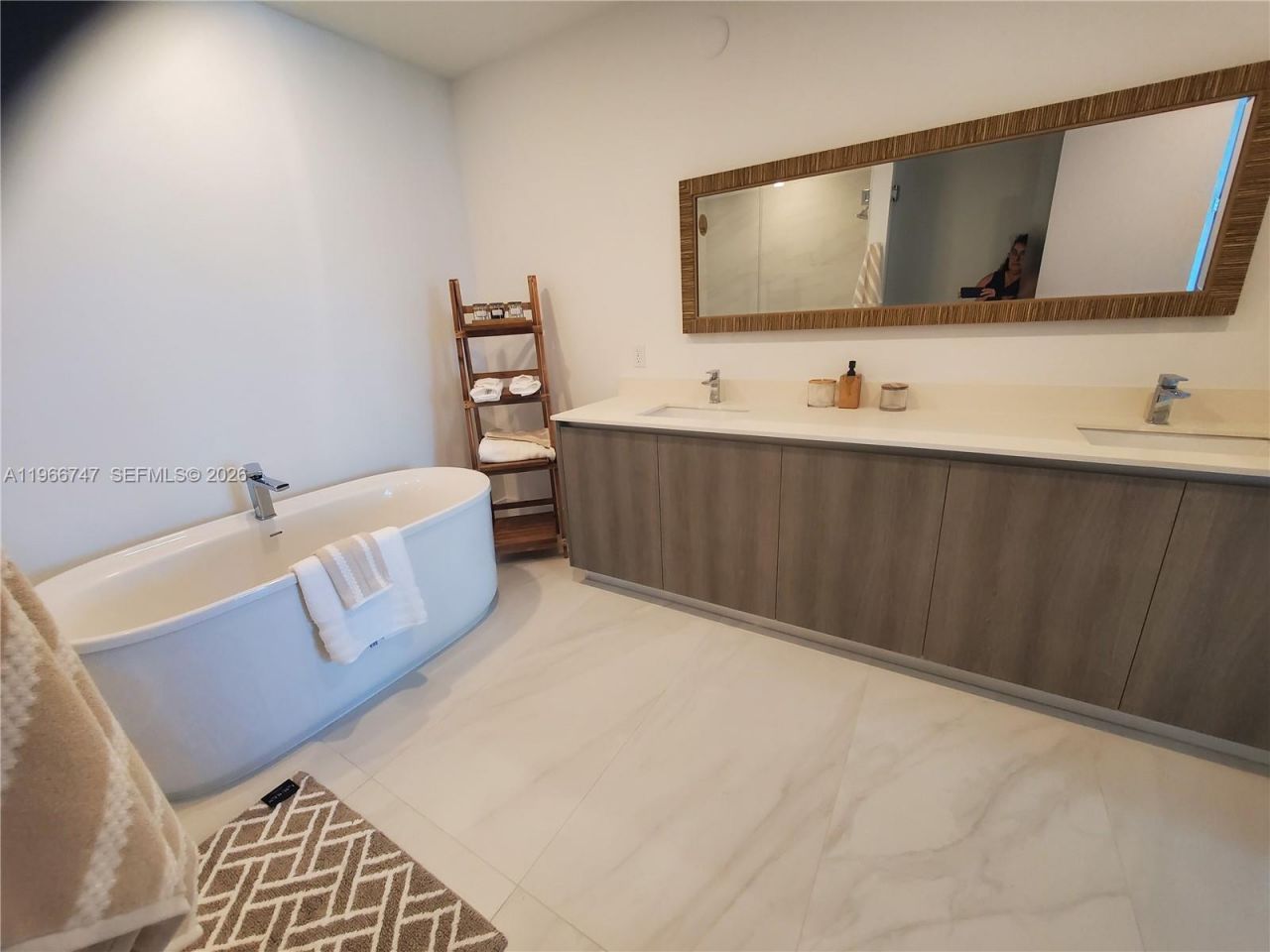 17550 Collins , Unit 1402, Sunny Isles Beach, FL 33160 Photo