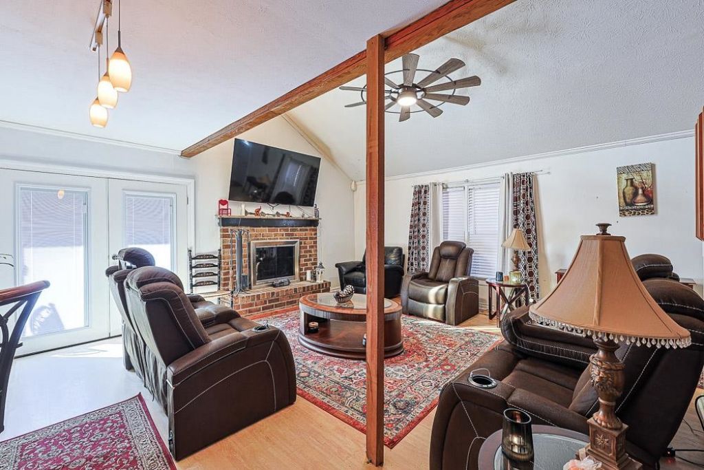 3750 Limerick Rd.  Photo 4