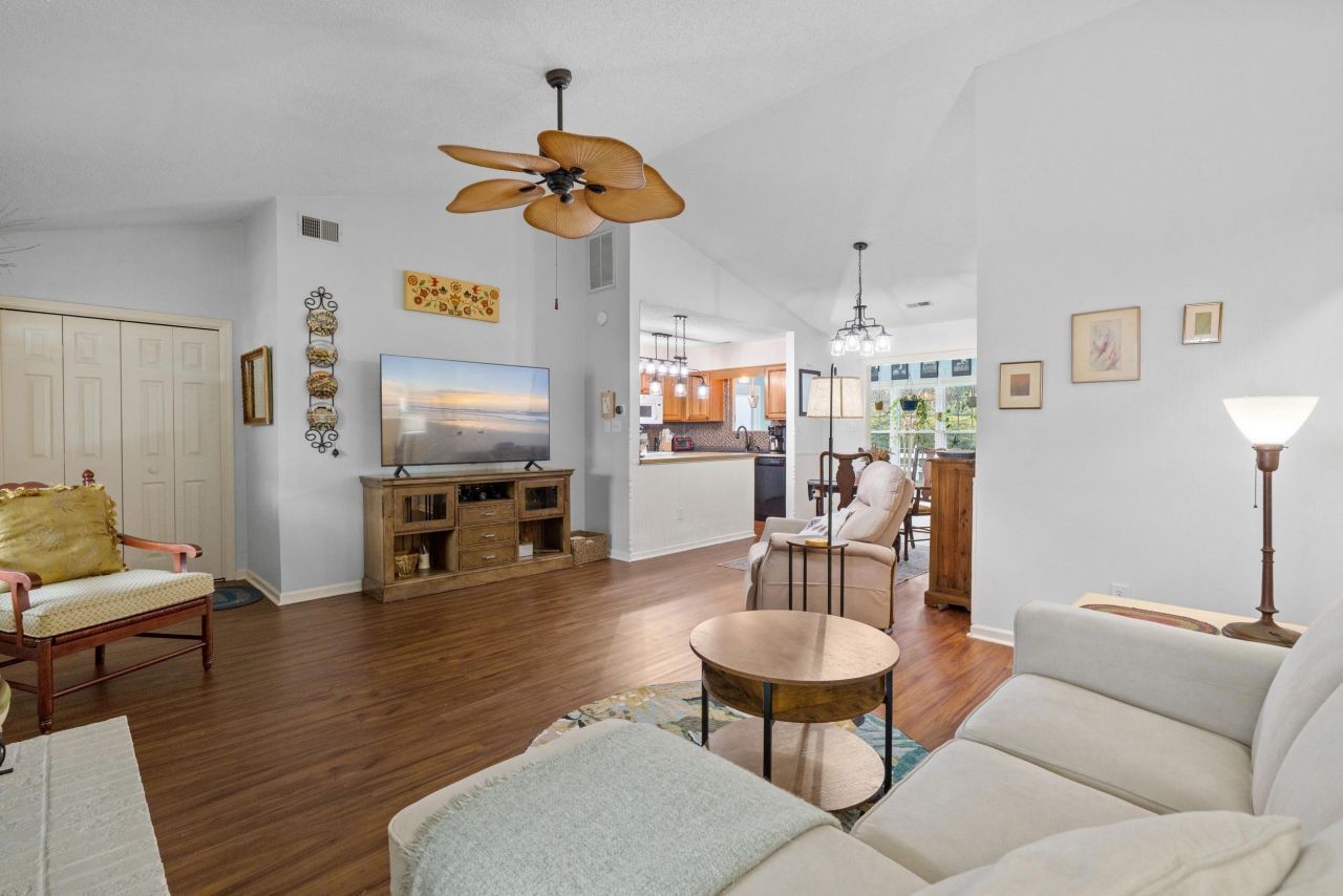 1104 Fox Sparrow Dr. Photo 10