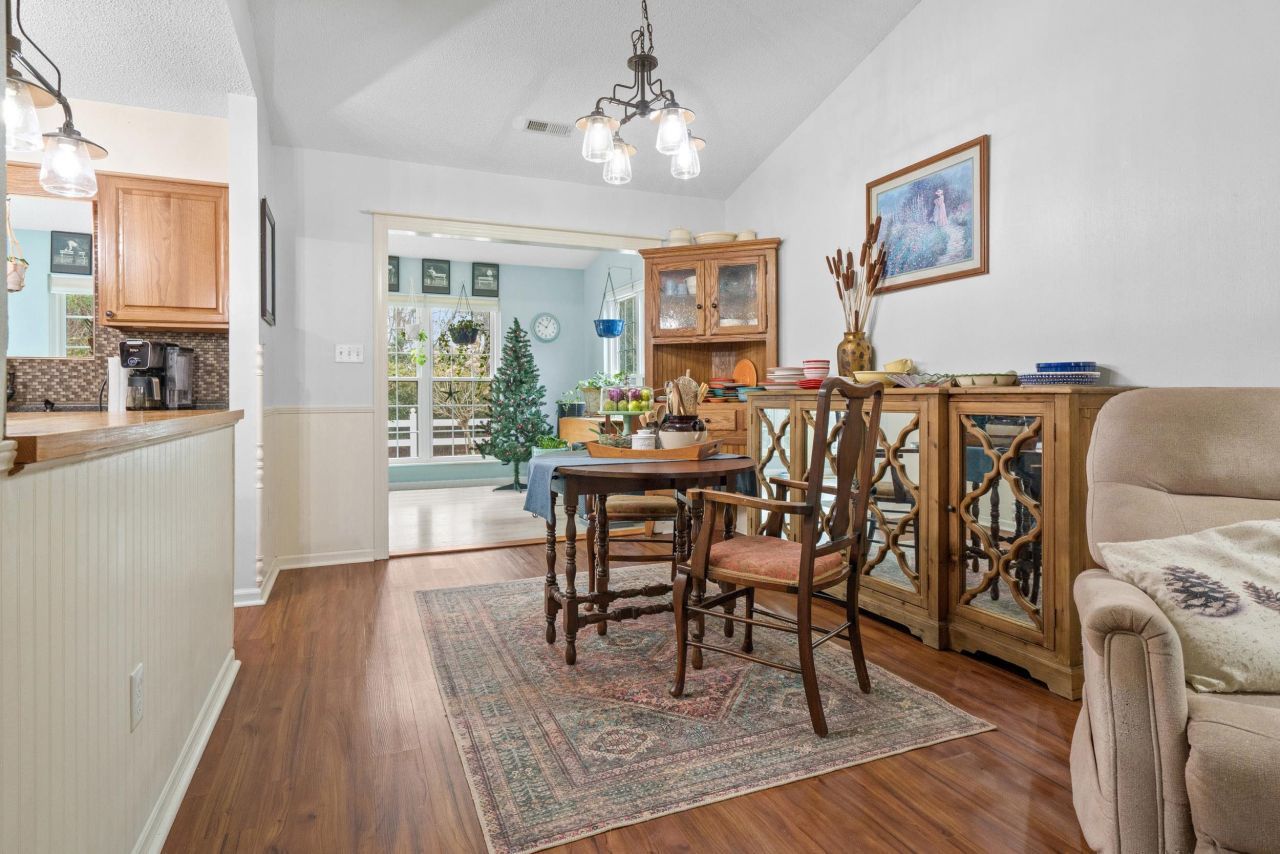 1104 Fox Sparrow Dr. Photo 11